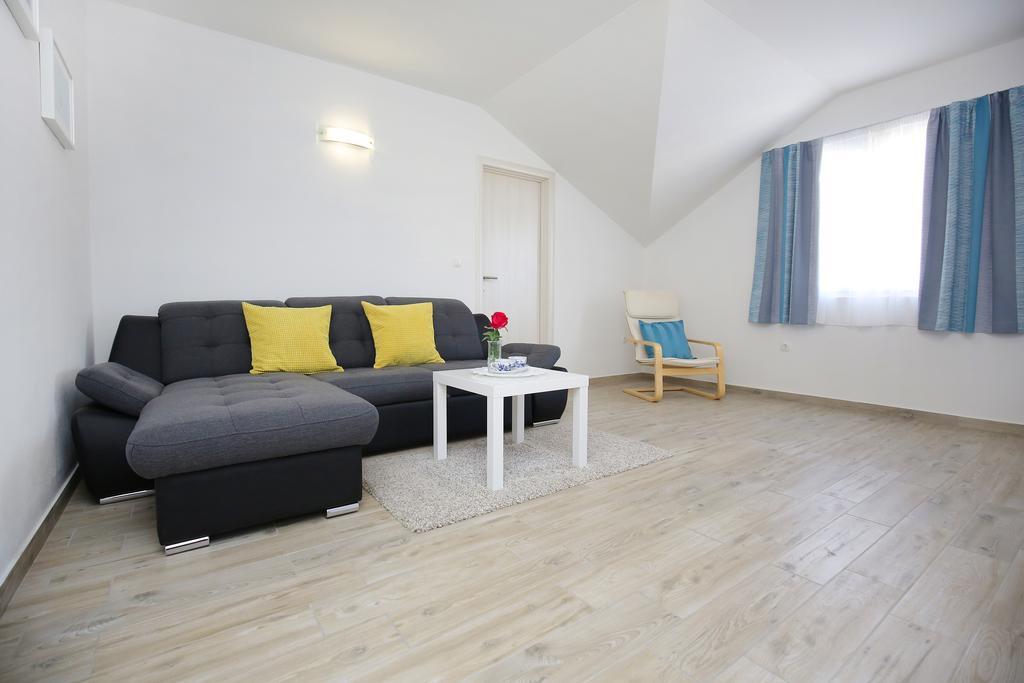Apartments Nada Sukošan Eksteriør bilde